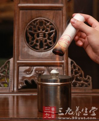 點(diǎn)擊將在新窗口查看全圖 中醫(yī)養(yǎng)生 揭秘艾灸的五大作用